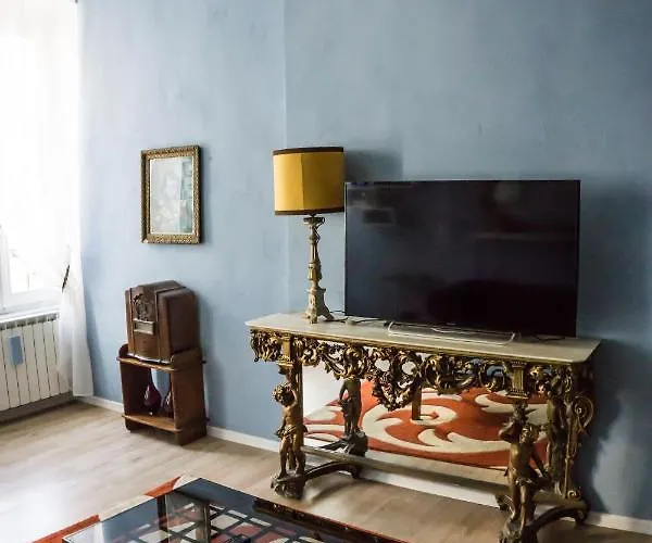 Apartment Lo Specchio Parma